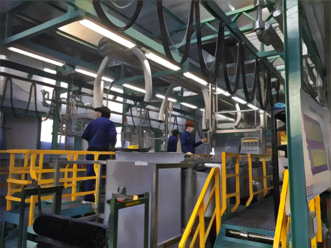 アルマイトライン