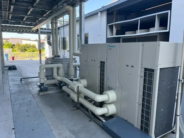 チラーユニット（ダイキン工業）