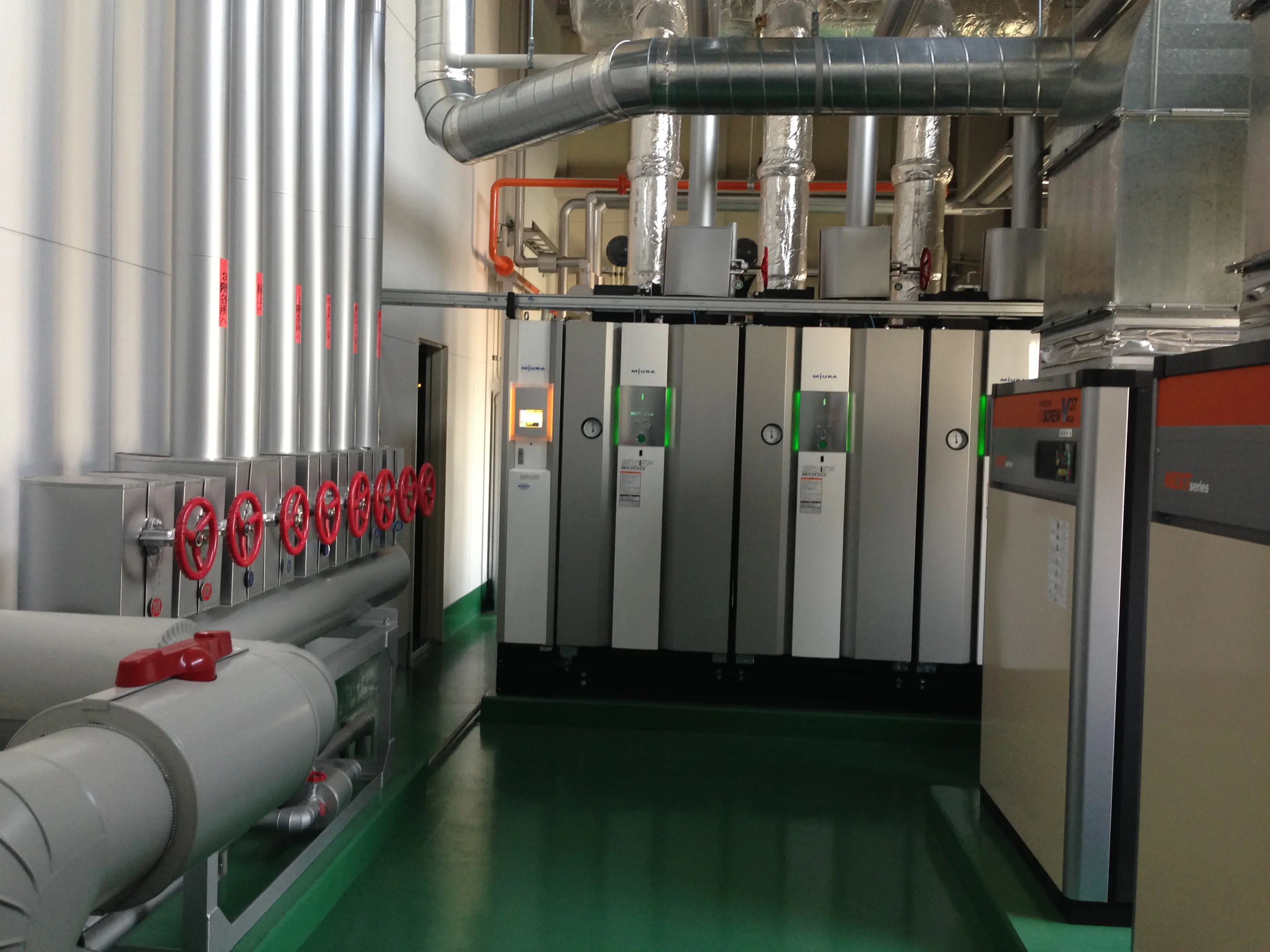 蒸気ボイラー（三浦工業）